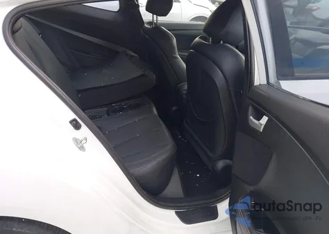 2016 Hyundai Veloster Turbo из США, поврежденный, VIN KMHTC6AE2GU269472